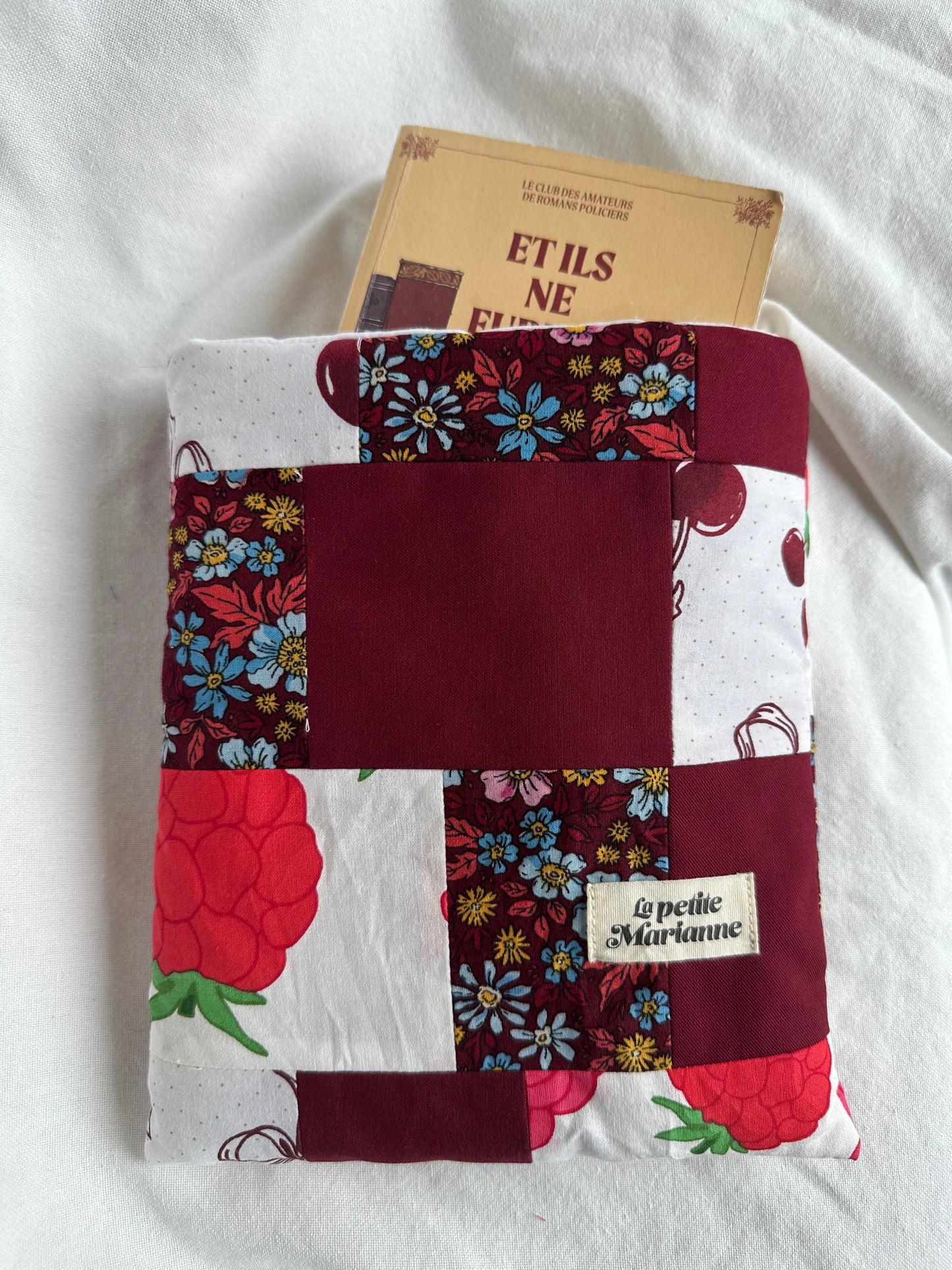 Housse à livre broché patchwork rouge