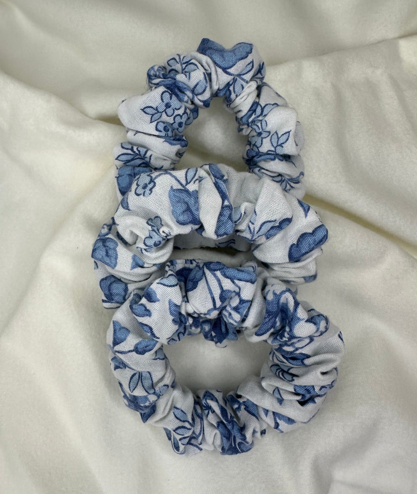 Chouchou fleurs bleues