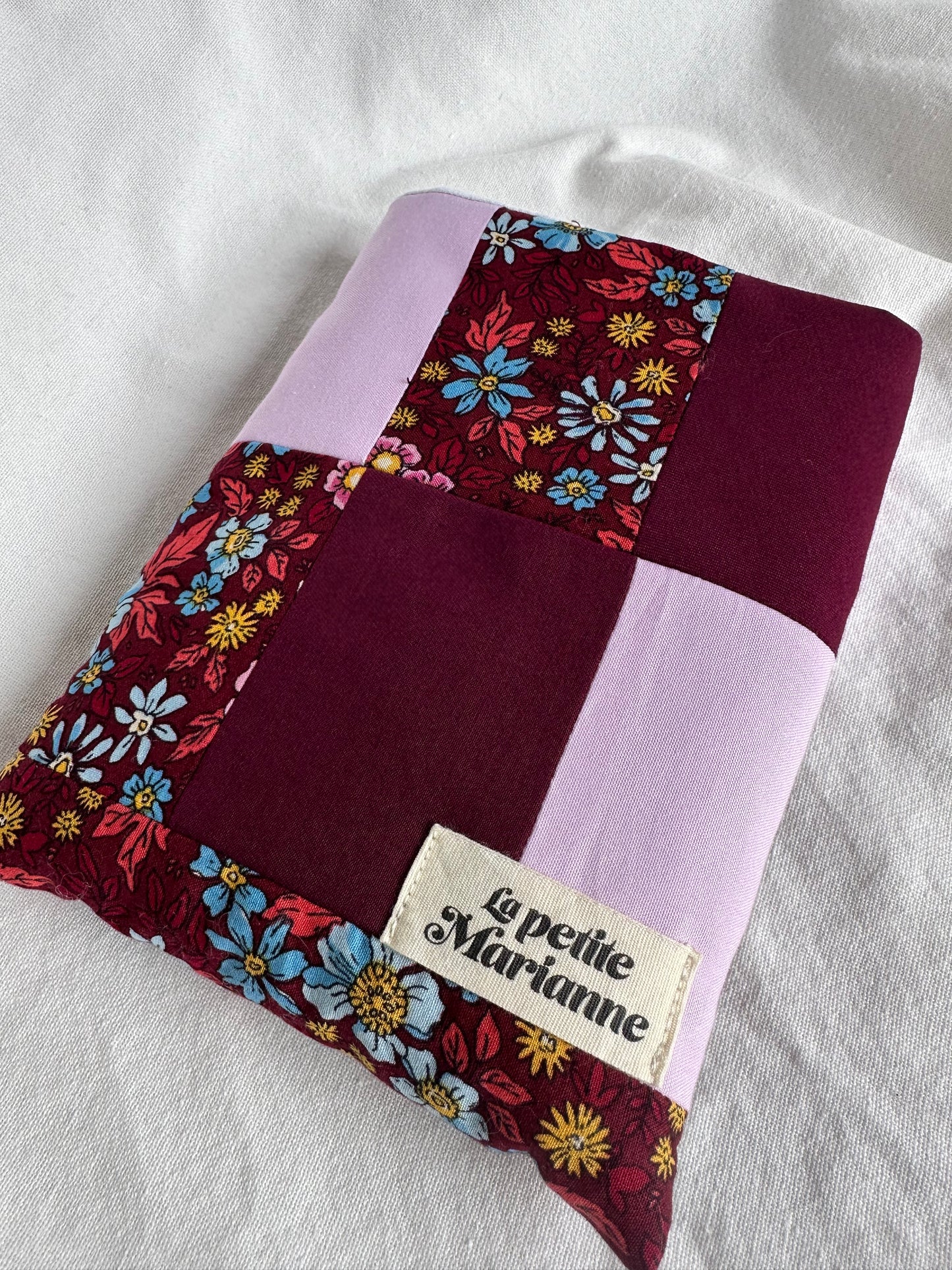 Housse à livre poche patchwork violet