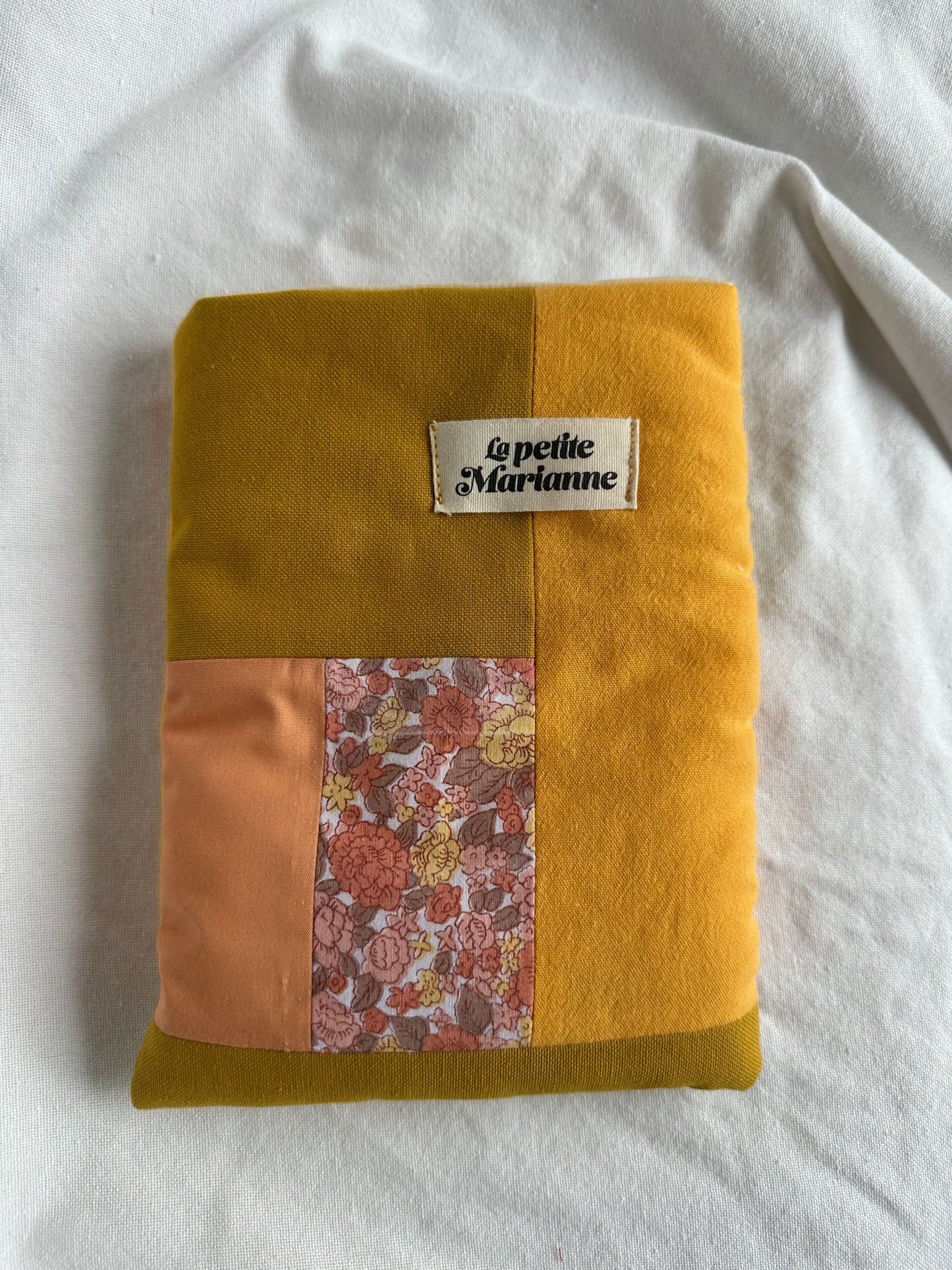 Housse à livre poche patchwork jaune