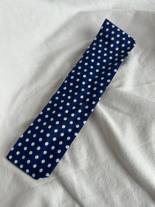 Bandeau bleu à pois blancs