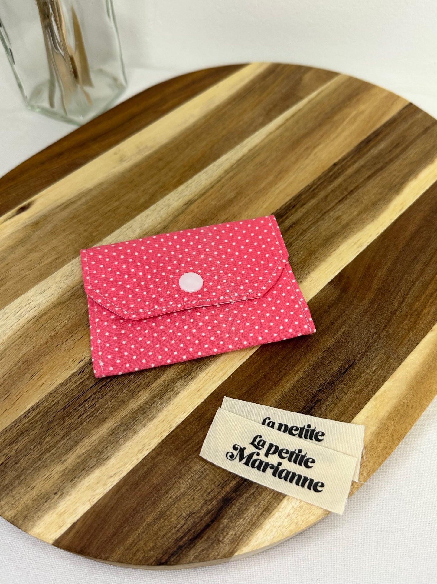 Porte-cartes rose à pois blancs